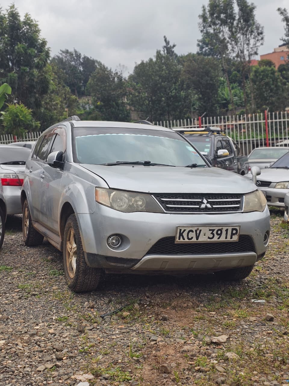 MITSUBISHI OUTLANDER